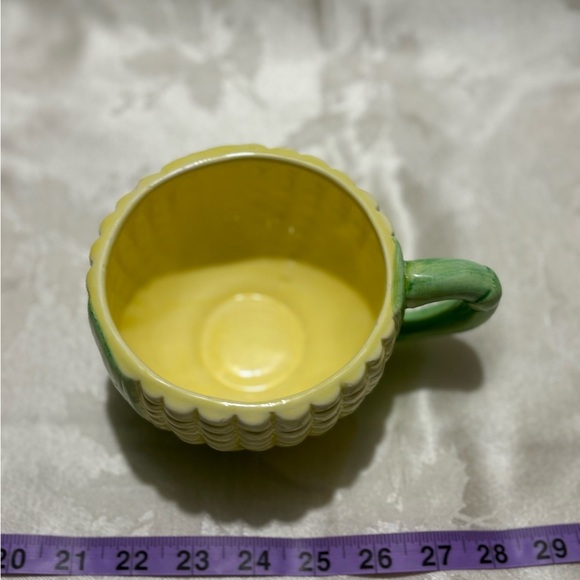 Vintage Quirky Corn-Shaped Mug in Yellow and Green - Picture 2 of 7